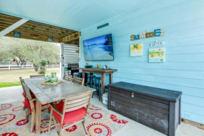 Cozy Anglers Cottage in Rockport about 1 Mi to Marina